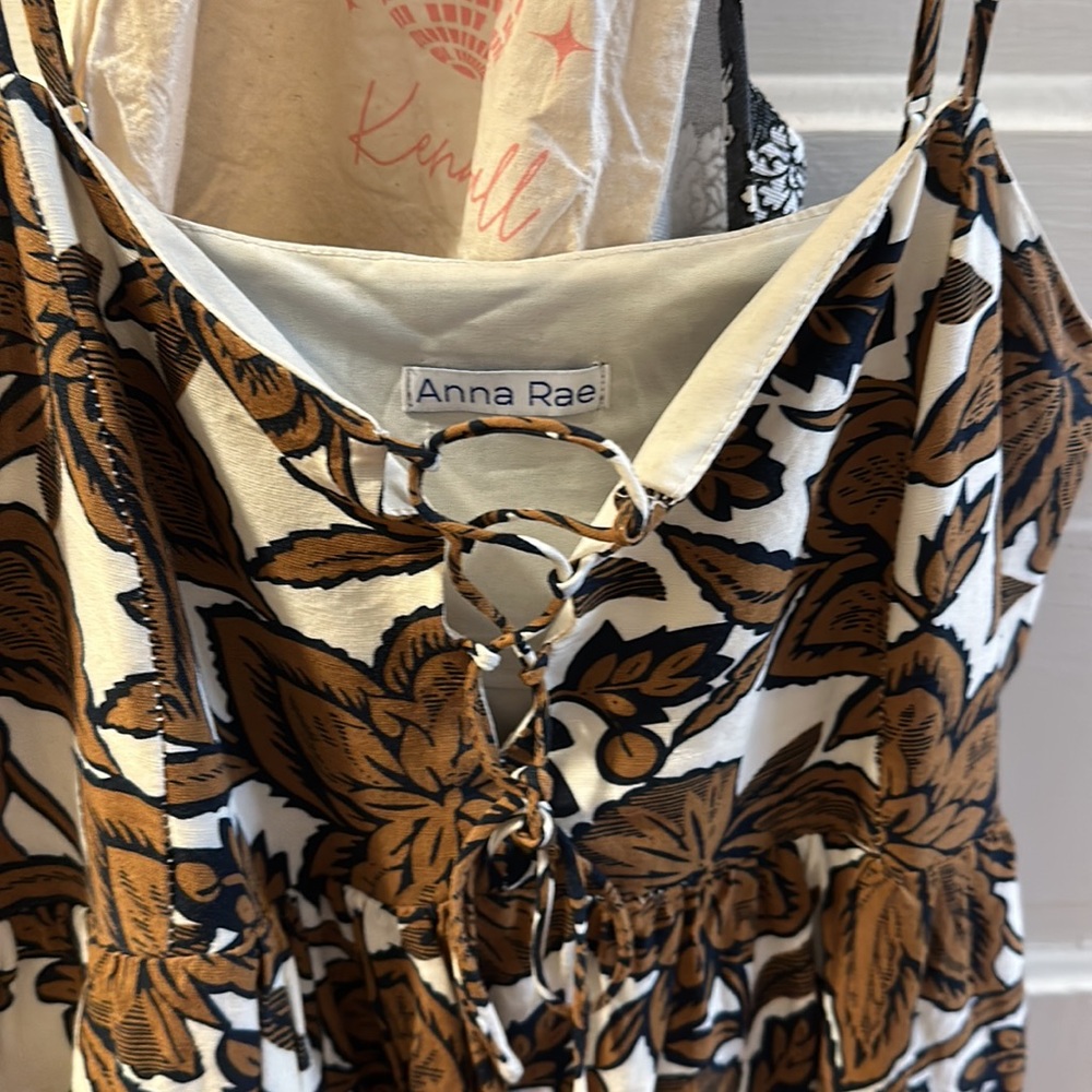 Anna Rae - size small - Picture 2 of 3